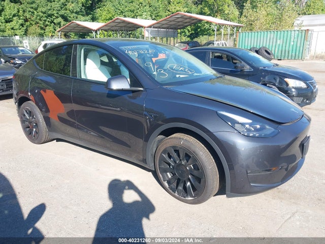 2024 TESLA MODEL Y 7SAYGDEE1RA221888 Photo 0