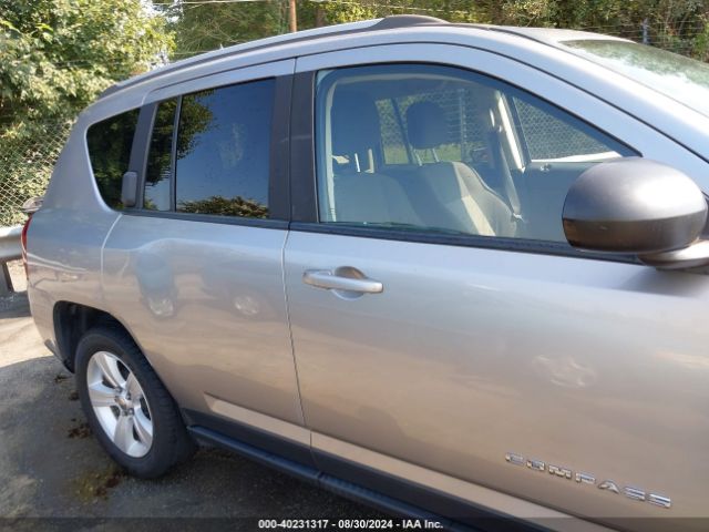1C4NJCBA5GD688560 Jeep Compass Sport
