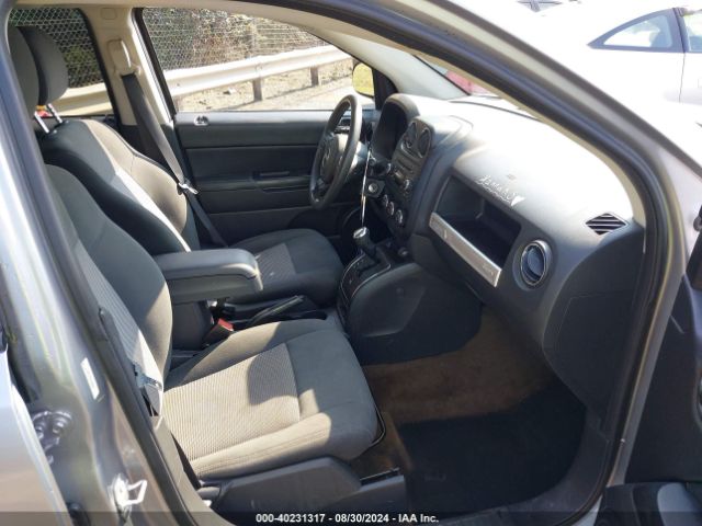 1C4NJCBA5GD688560 Jeep Compass Sport