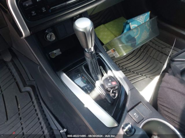 2T1BURHE3KC232697 Toyota COROLLA LE