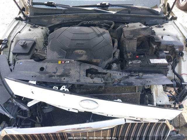 KNALC4J14H5067070 KIA Cadenza Limited