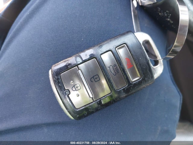 KNALC4J14H5067070 KIA Cadenza Limited