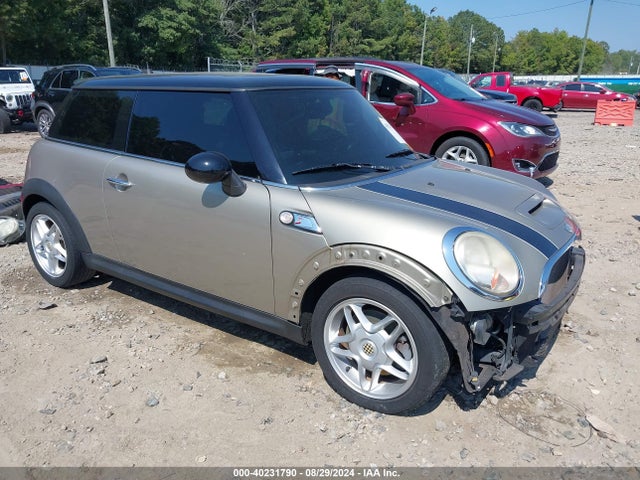 2007 MINI COOPER S WMWMF73587TL91646 Photo 0