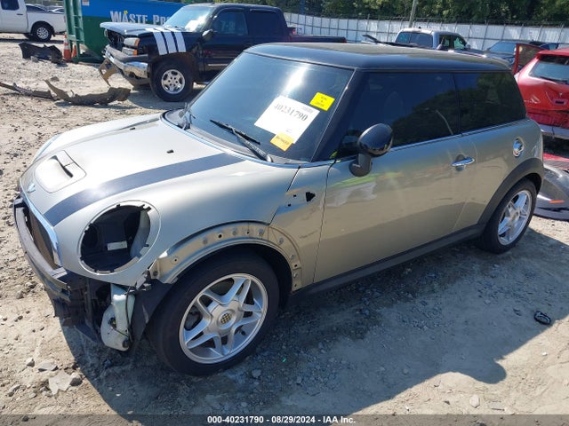 2007 MINI COOPER S WMWMF73587TL91646 Photo 1