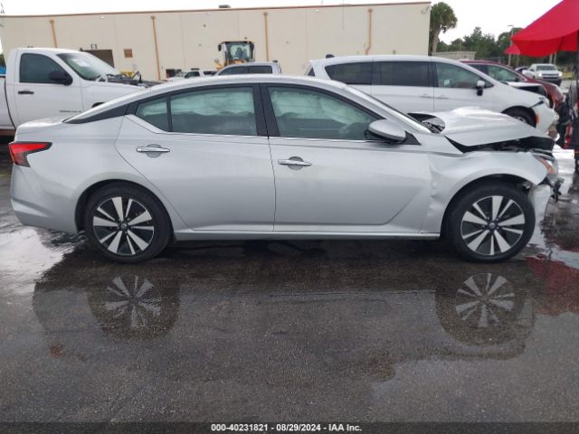 1N4BL4DV4NN316966 Nissan Altima Sv Fwd