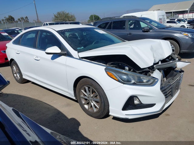 Hyundai SONATA SE 2018 5NPE24AF5JH622334 Image 1