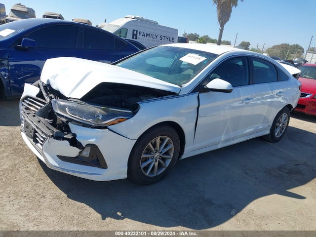 Hyundai SONATA SE 2018 5NPE24AF5JH622334 Image 2