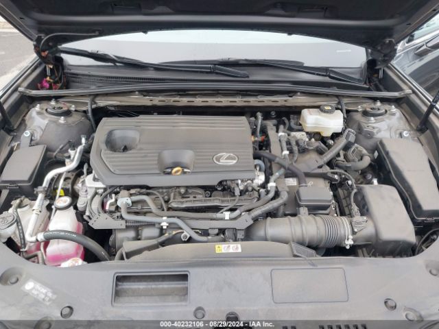 58ADA1C17NU017164 Lexus ES 300H