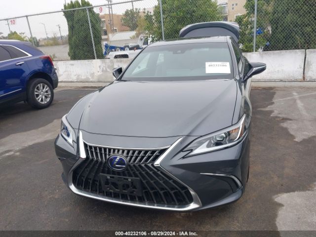 58ADA1C17NU017164 Lexus ES 300H