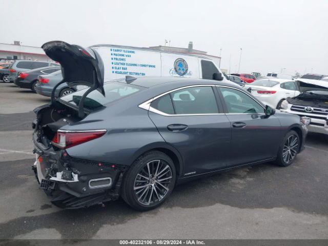 58ADA1C17NU017164 Lexus ES 300H