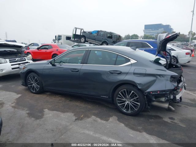 58ADA1C17NU017164 Lexus ES 300H