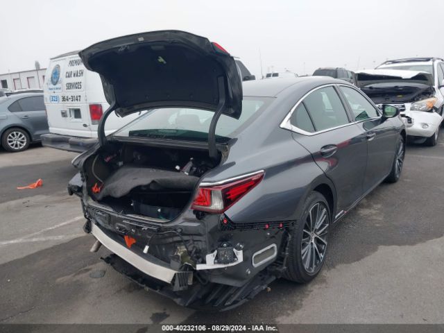 58ADA1C17NU017164 Lexus ES 300H
