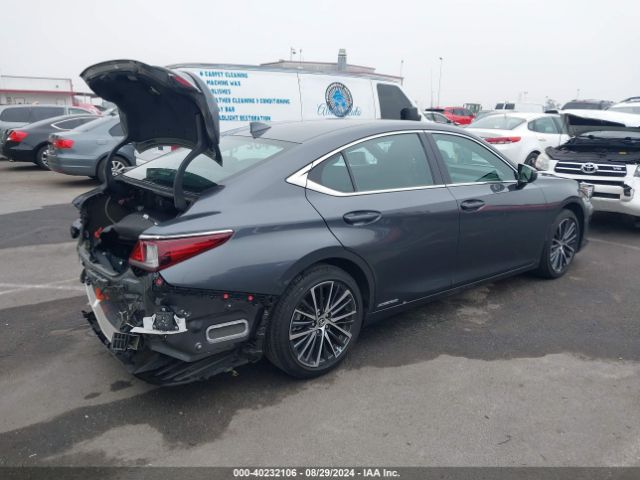 58ADA1C17NU017164 Lexus ES 300H