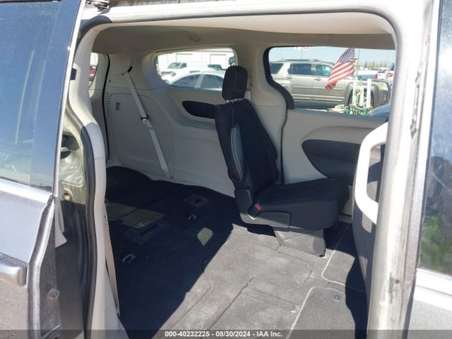 2C4RC1CG5NR229672 Chrysler Voyager Lx