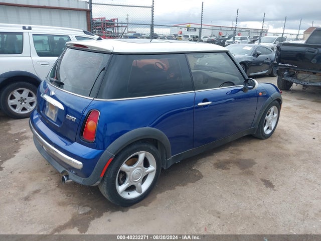 2003 MINI COOPER WMWRC334X3TC43588 Photo 3