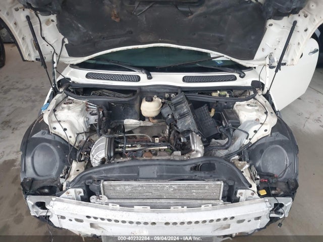 2004 MINI COOPER S WMWRE33454TD75590 Photo 9