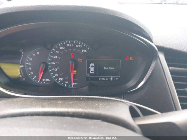 3GNCJKSB8JL217005 Chevrolet TRAX LS