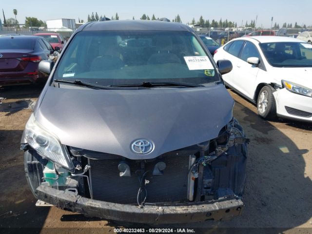 5TDKZ3DC5HS791140 Toyota Sienna Le 8 Passenger