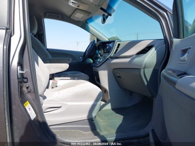 5TDKZ3DC5HS791140 Toyota Sienna Le 8 Passenger
