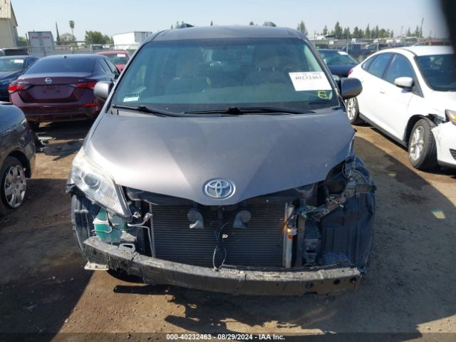 5TDKZ3DC5HS791140 Toyota Sienna Le 8 Passenger