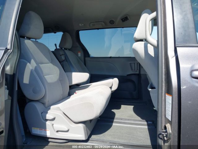 5TDKZ3DC5HS791140 Toyota Sienna Le 8 Passenger
