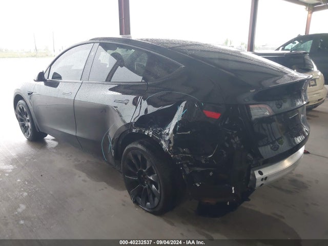 2024 TESLA MODEL Y 7SAYGDED8RF053547 Photo 2