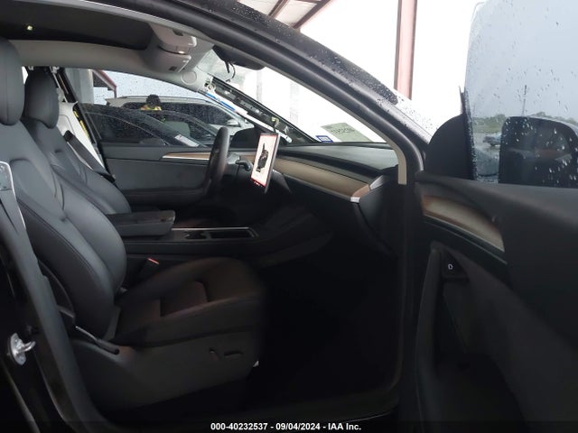 2024 TESLA MODEL Y 7SAYGDED8RF053547 Photo 4