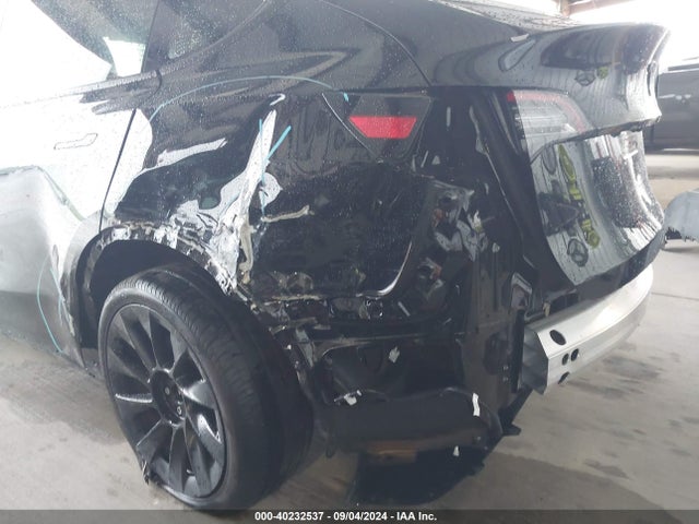 2024 TESLA MODEL Y 7SAYGDED8RF053547 Photo 5