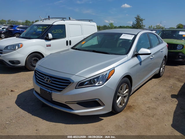 Hyundai SONATA SE 2016 5NPE24AFXGH333930 Image 2
