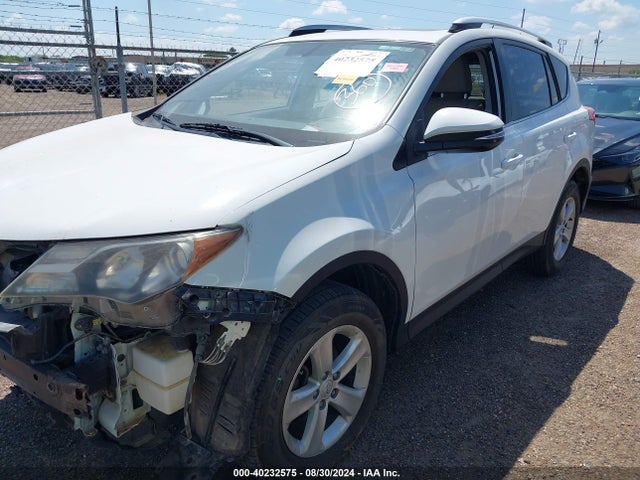 Toyota Rav4 Xle 2014 JTMWFREV8EJ000606 Image 15