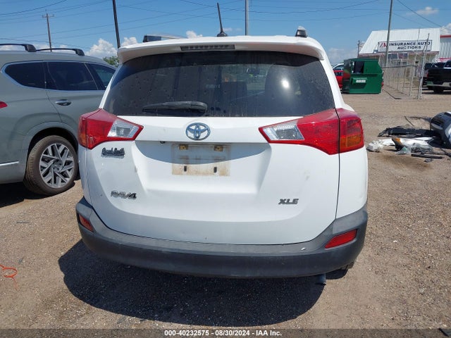 Toyota Rav4 Xle 2014 JTMWFREV8EJ000606 Image 17