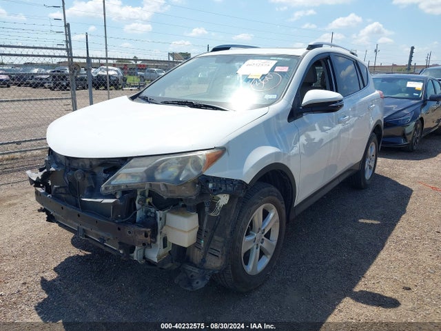 Toyota Rav4 Xle 2014 JTMWFREV8EJ000606 Image 2