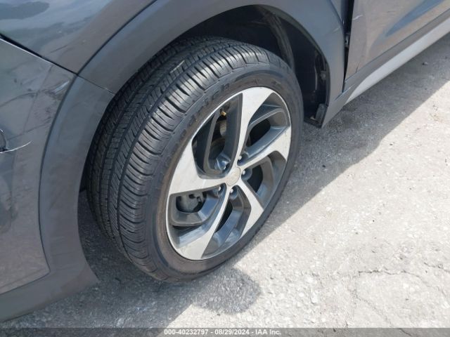 KM8J3CA25JU642345 Hyundai Tucson Value