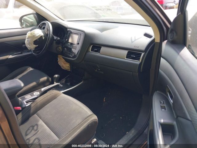 JA4AZ2A31HZ030835 Mitsubishi Outlander Es