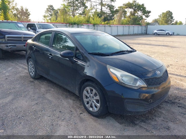 2014 KNADM4A39E6323275 main image