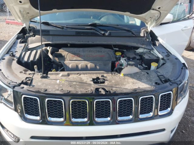 3C4NJDBBXJT458271 Jeep Compass Latitude 4x4