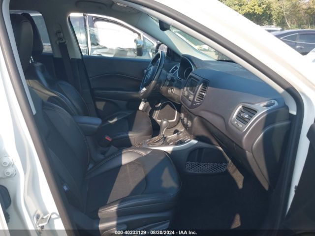 3C4NJDBBXJT458271 Jeep Compass Latitude 4x4