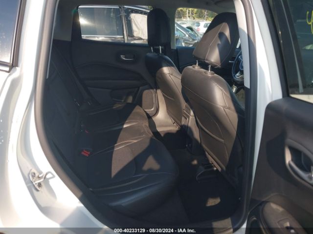 3C4NJDBBXJT458271 Jeep Compass Latitude 4x4