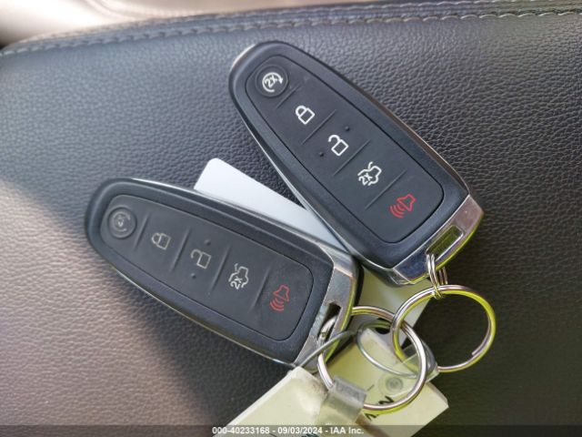 1FMCU9HD7KUA77310 Ford ESCAPE SEL