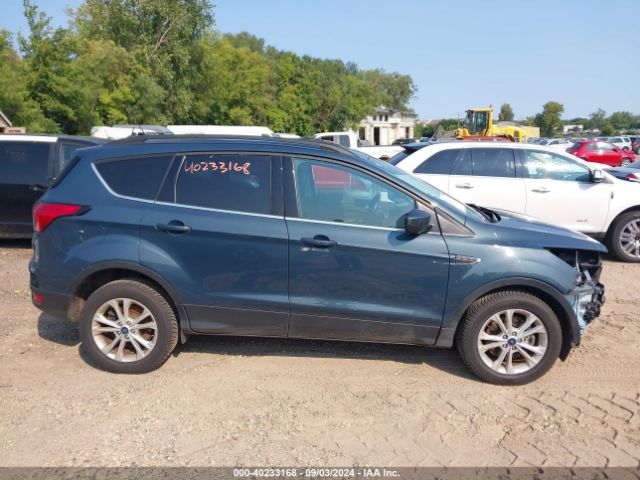 1FMCU9HD7KUA77310 Ford ESCAPE SEL