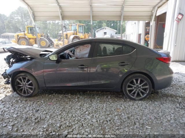 3MZBN1V32JM266411 Mazda Mazda3 Touring