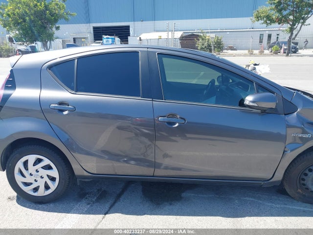 Toyota Prius C Two 2015 JTDKDTB31F1109298 Image 14