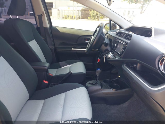 Toyota Prius C Two 2015 JTDKDTB31F1109298 Image 5