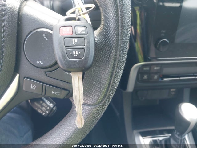 Toyota COROLLA LE 2018 2T1BURHE7JC112593 Image 11
