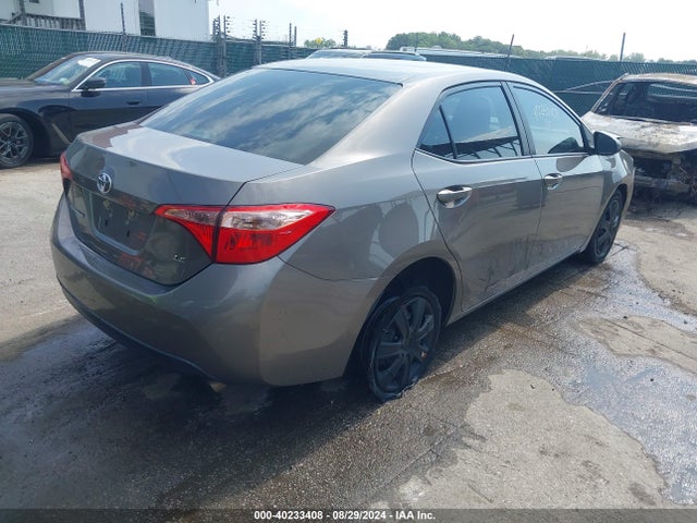 Toyota COROLLA LE 2018 2T1BURHE7JC112593 Image 4