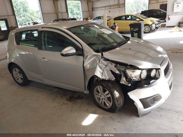 2015 1G1JC6SHXF4123865 главное изображение