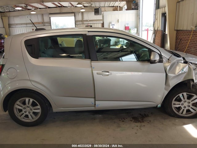 Chevrolet Sonic Lt Auto 2015 1G1JC6SHXF4123865 Image 13