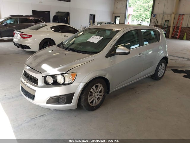Chevrolet Sonic Lt Auto 2015 1G1JC6SHXF4123865 Image 2