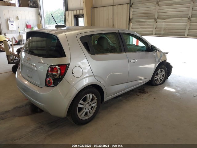 Chevrolet Sonic Lt Auto 2015 1G1JC6SHXF4123865 Image 4