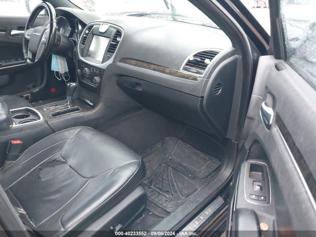 Chrysler 300C 2014 2C3CCAET0EH230965 Image 5